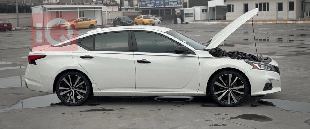 نيسان ألتيما